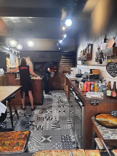 Préparation en cuisine sur place à Chez Thérésa